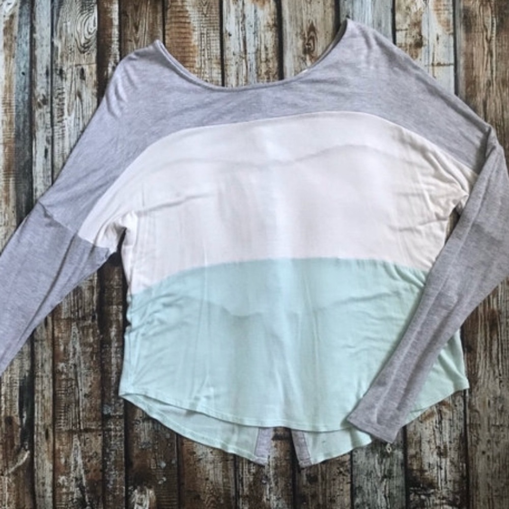 Color Block Soft Knit Button Back Top - Picture 4 of 7